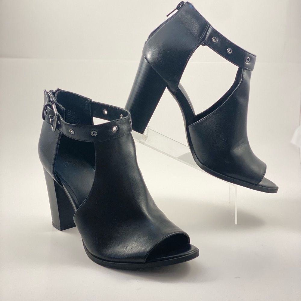 Vera Wang Black Booties